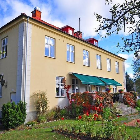 Pensionat Praestgarden Bed & Breakfast Töreboda Dış mekan fotoğraf