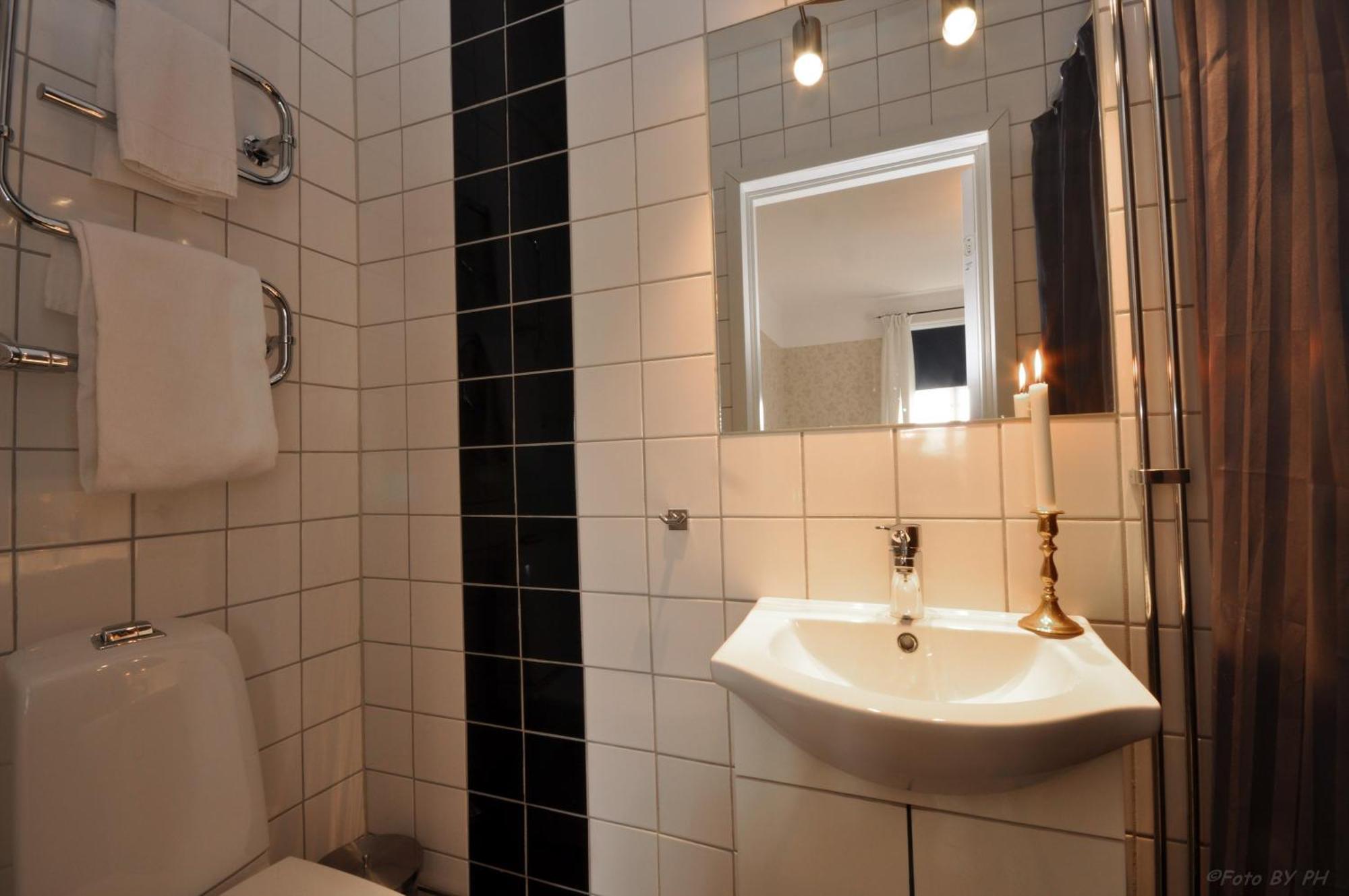 Pensionat Praestgarden Töreboda Oda fotoğraf