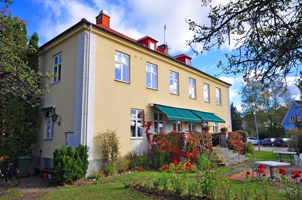 Pensionat Praestgarden Bed & Breakfast Töreboda Dış mekan fotoğraf