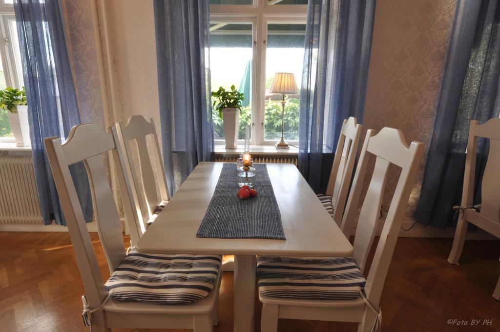 Pensionat Praestgarden Bed & Breakfast Töreboda Dış mekan fotoğraf